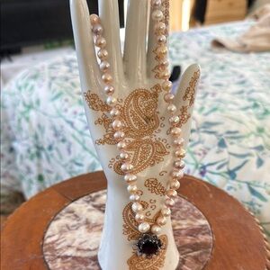 Elegant Pearl Necklace with Black Gemstone